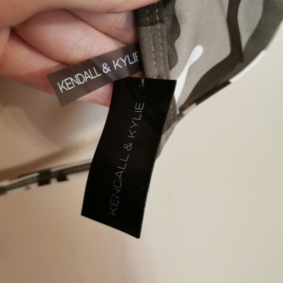 Kendall & Kylie swimming army top size XS - Picture 7 of 8